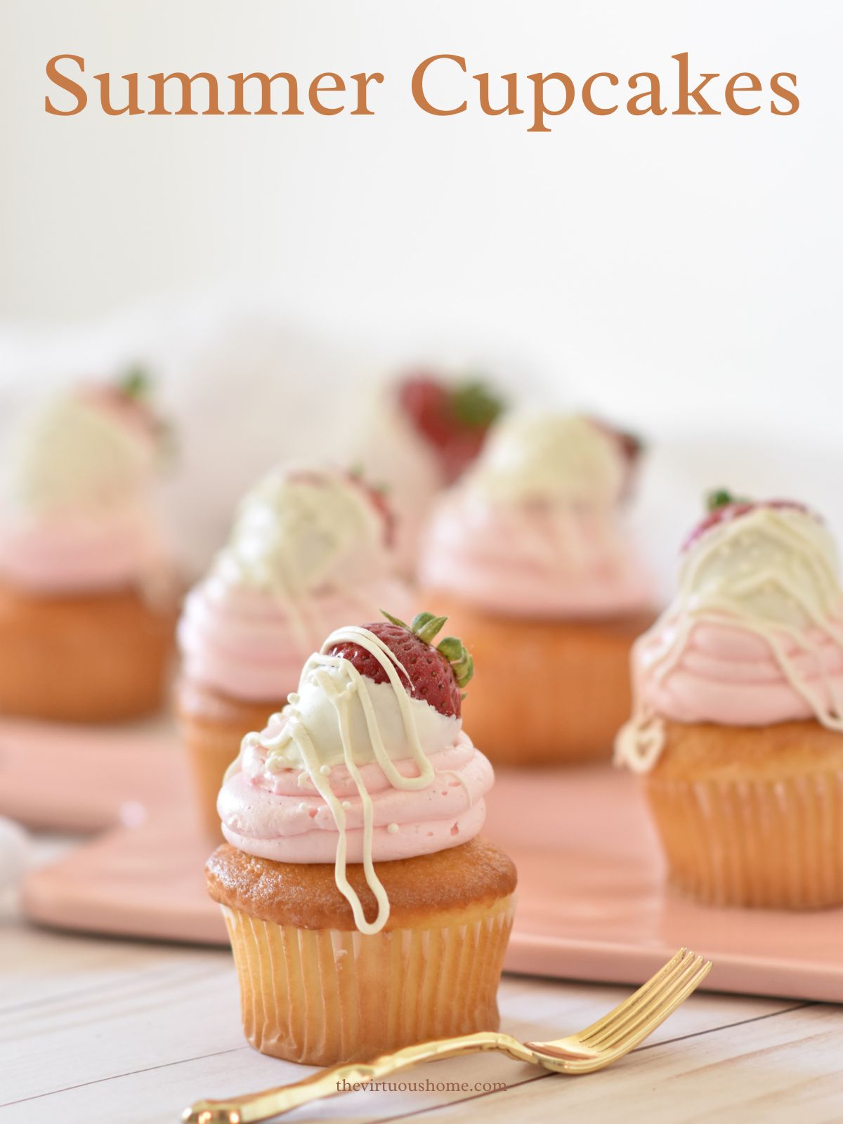 Vanilla summer Cupcakes with strawberries